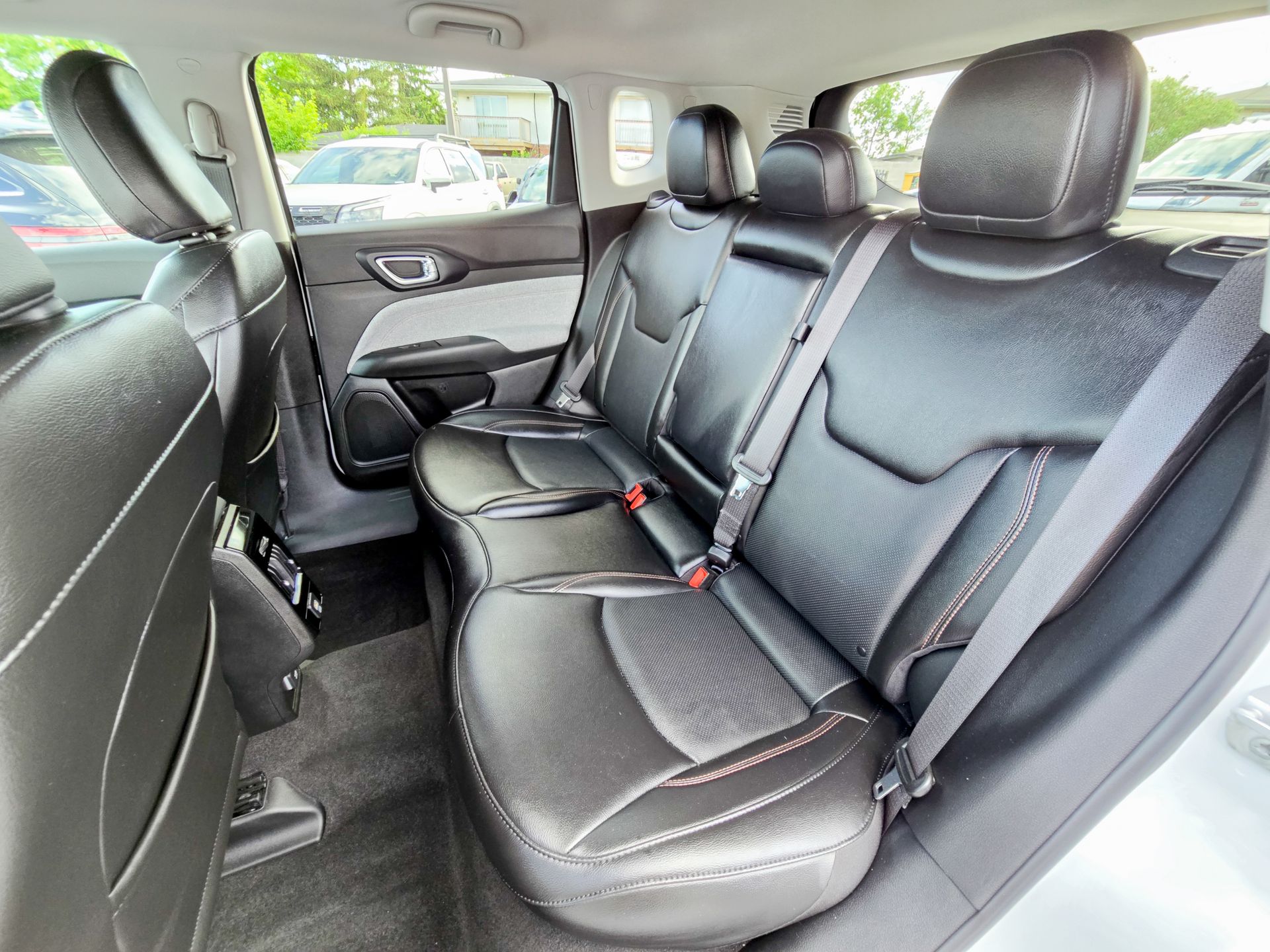 2022 Jeep Compass Latitude Lux photo 27