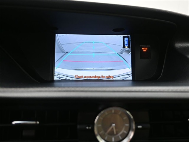 2013 Lexus ES 300h photo 3