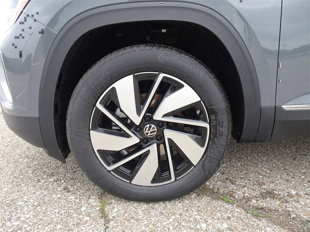 2025 Volkswagen Atlas SEL photo 20