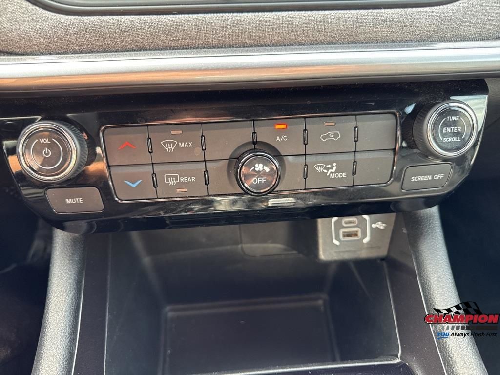 2024 Jeep Compass Latitude photo 3