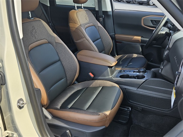 2025 Ford Bronco Sport Outer Banks photo 16