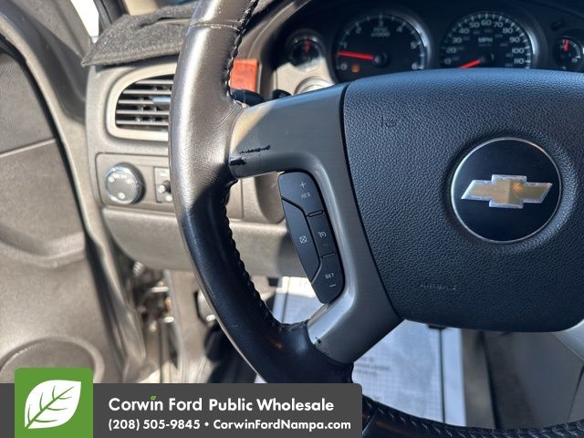 2009 Chevrolet Suburban 1500 LTZ photo 14