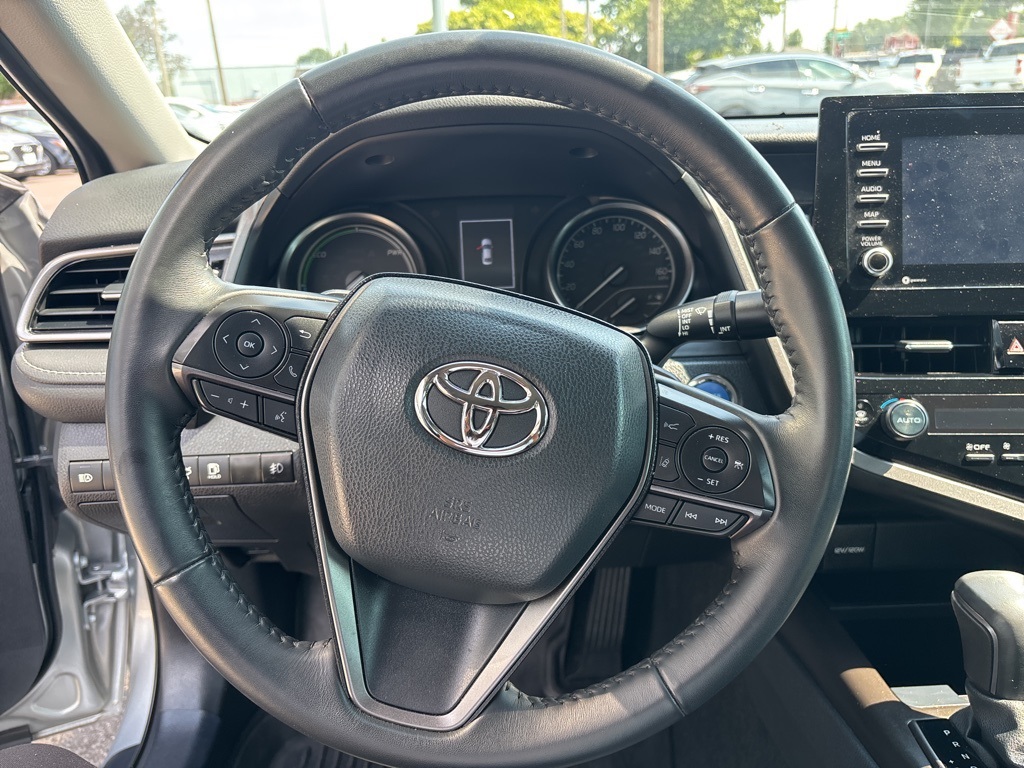 2022 Toyota Camry Hybrid SE photo 18