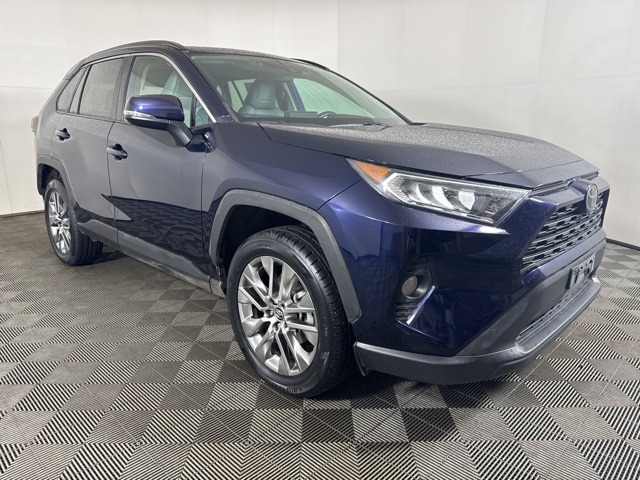 2020 Toyota RAV4 XLE Premium's photo
