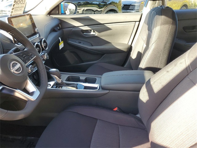 2025 Nissan Sentra SV photo 8