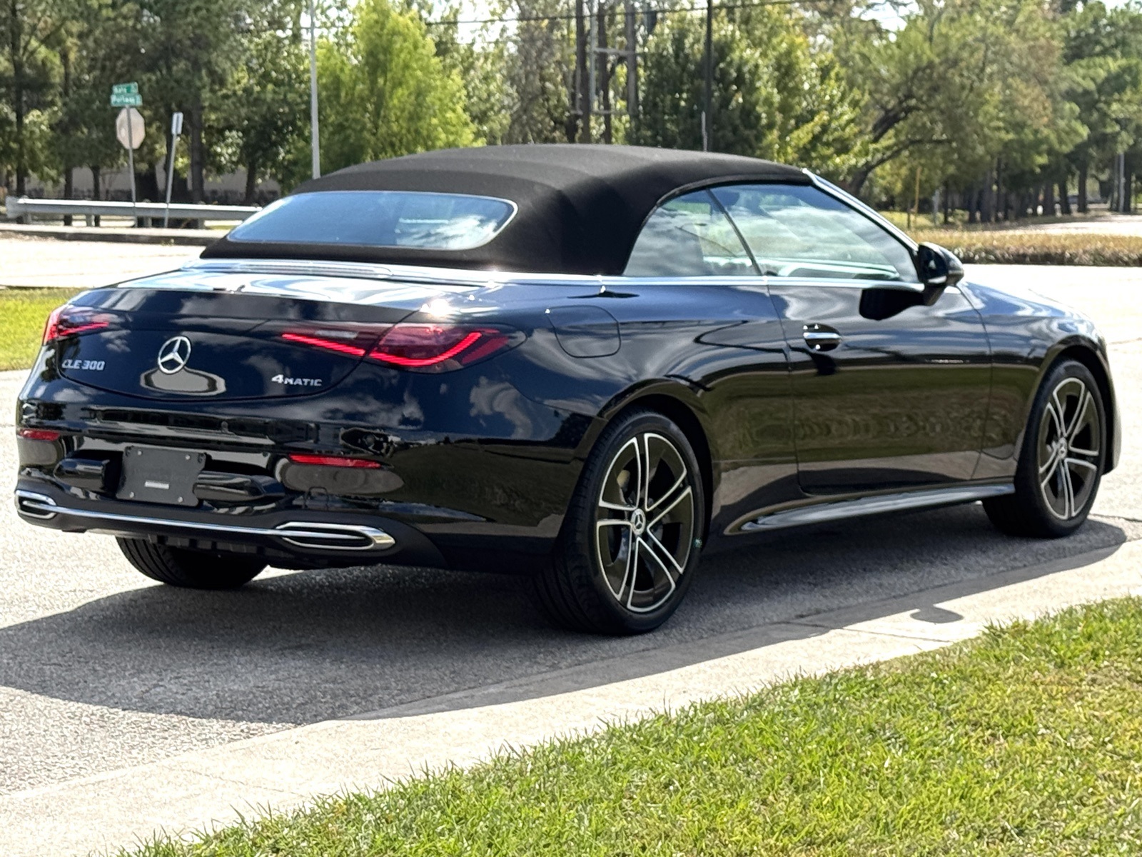 2026 Mercedes Benz CLE 300 4MATIC Cabriolet photo 3