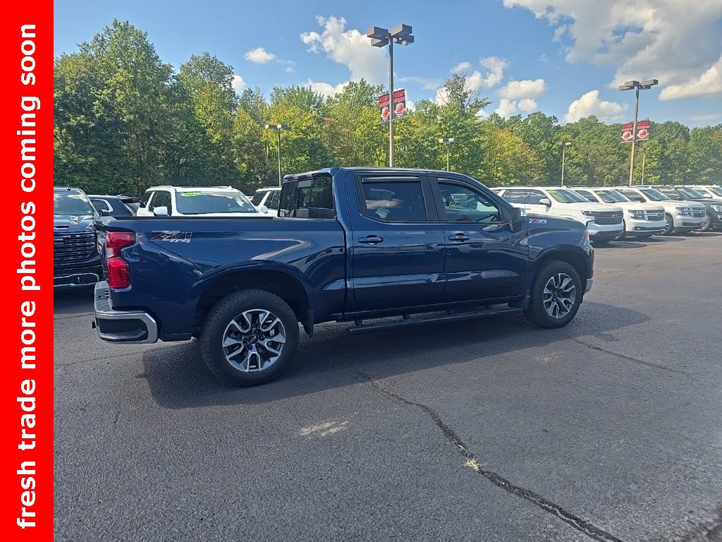 2022 Chevrolet Silverado 1500 LT photo 4