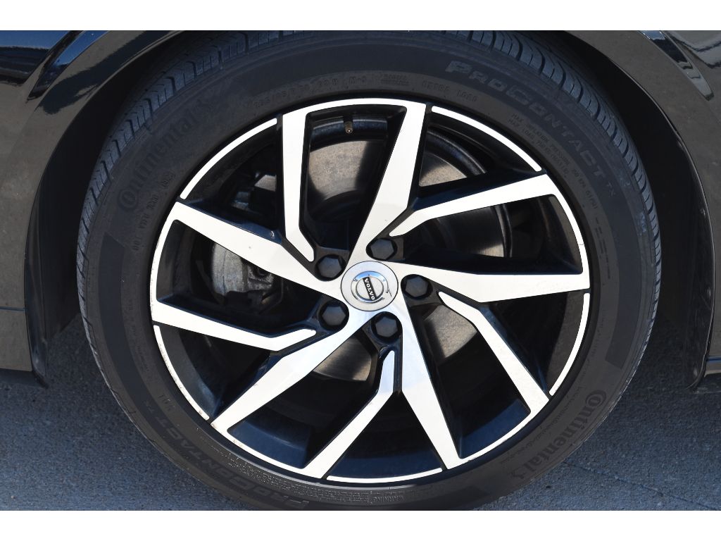 2020 Volvo S60 T5 Momentum photo 3