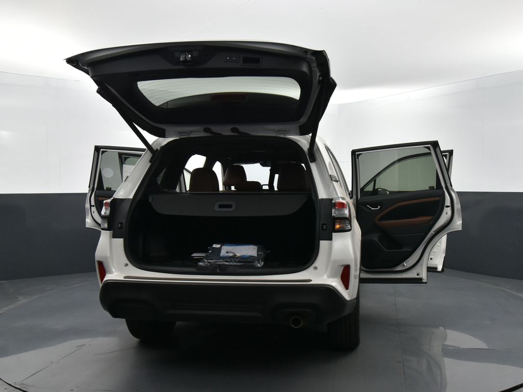 2025 Subaru Forester Touring photo 31