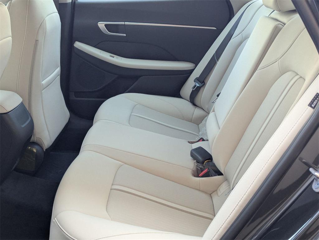 2025 Hyundai Sonata SEL photo 25