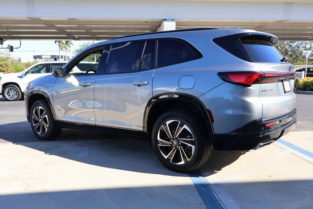 2025 Buick Enclave Sport Touring photo 3