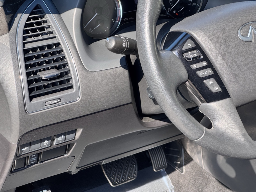 2024 Infiniti QX80 Luxe photo 14