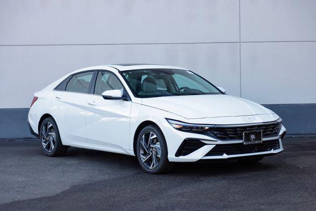 2025 Hyundai Elantra Limited's photo