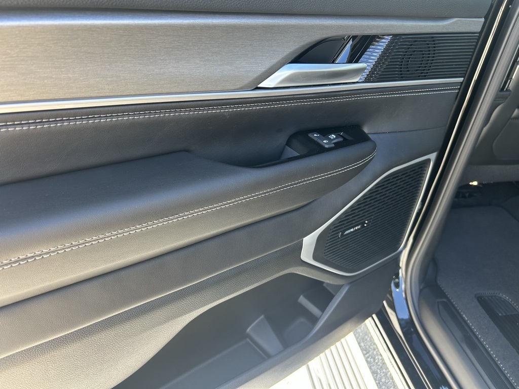 2025 Jeep Wagoneer Series II photo 21