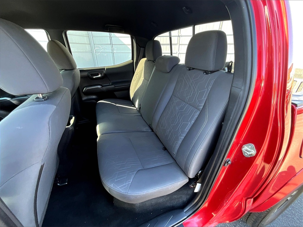 2019 Toyota Tacoma TRD Sport photo 15