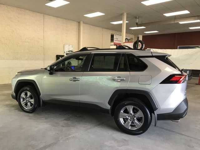 2024 Toyota RAV4 Hybrid XLE photo 5