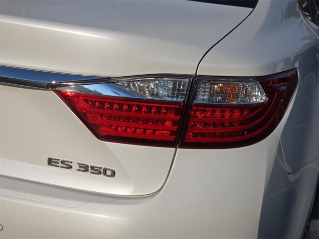 2014 Lexus ES 350 photo 32