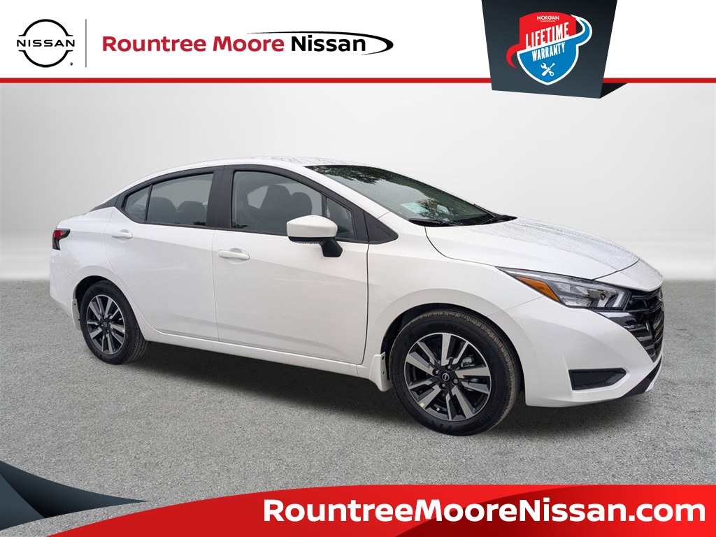 2025 Nissan Versa SV's photo
