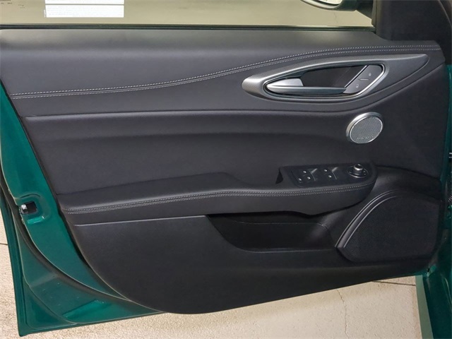 2025 Alfa Romeo Giulia Base photo 10