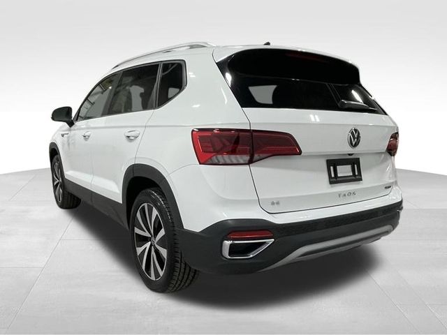 2022 Volkswagen Taos SE photo 2
