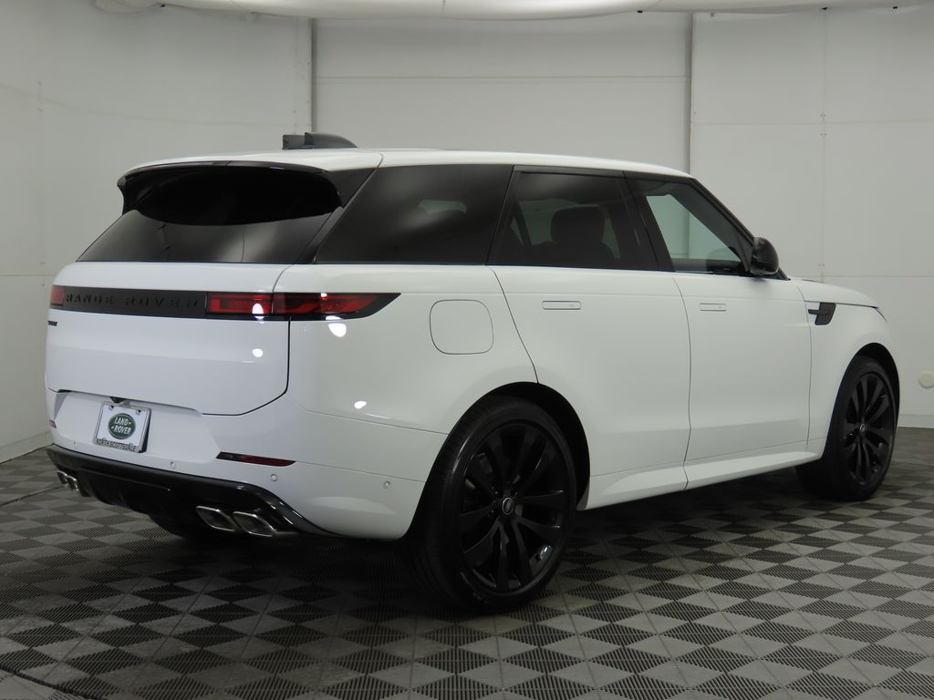 2025 Land Rover Range Rover Sport SE photo 3