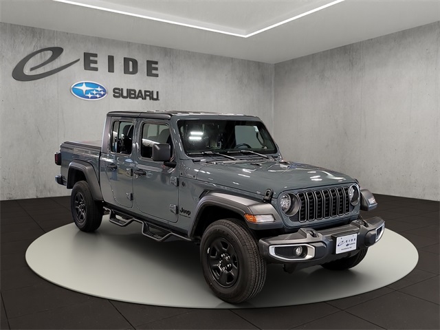 2025 Jeep Gladiator Sport's photo