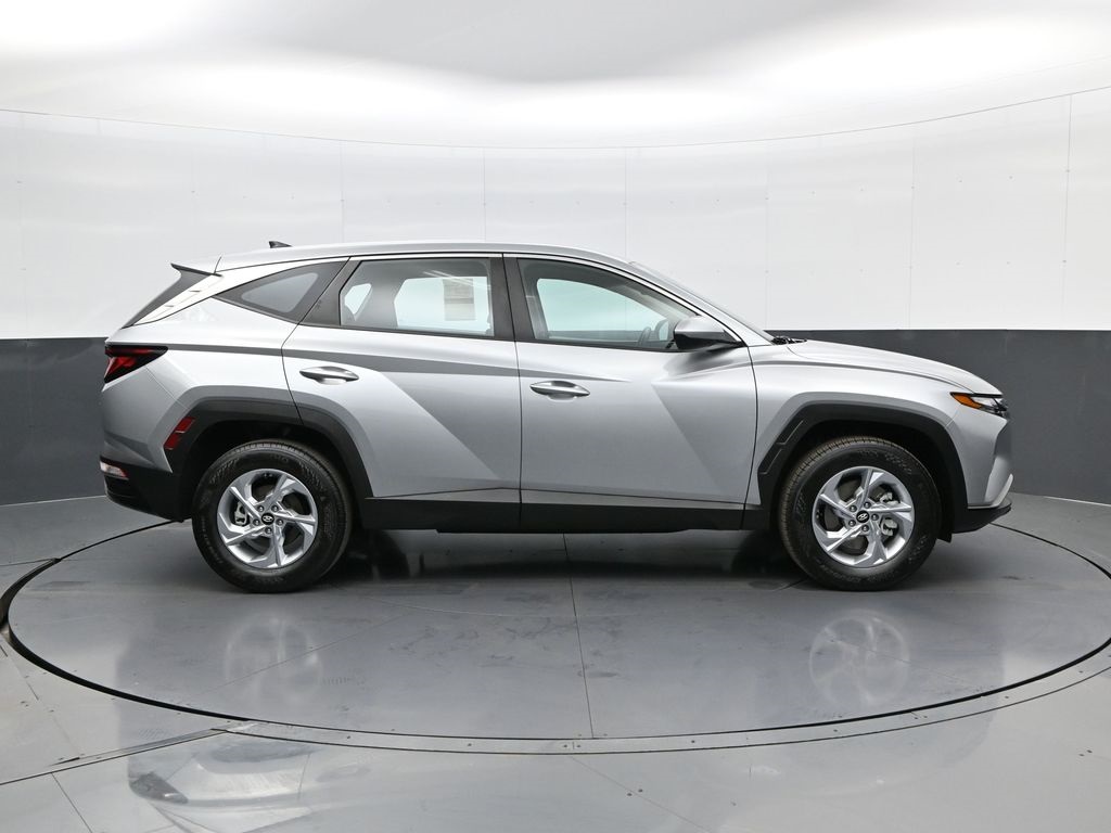 2023 Hyundai Tucson SE photo 4