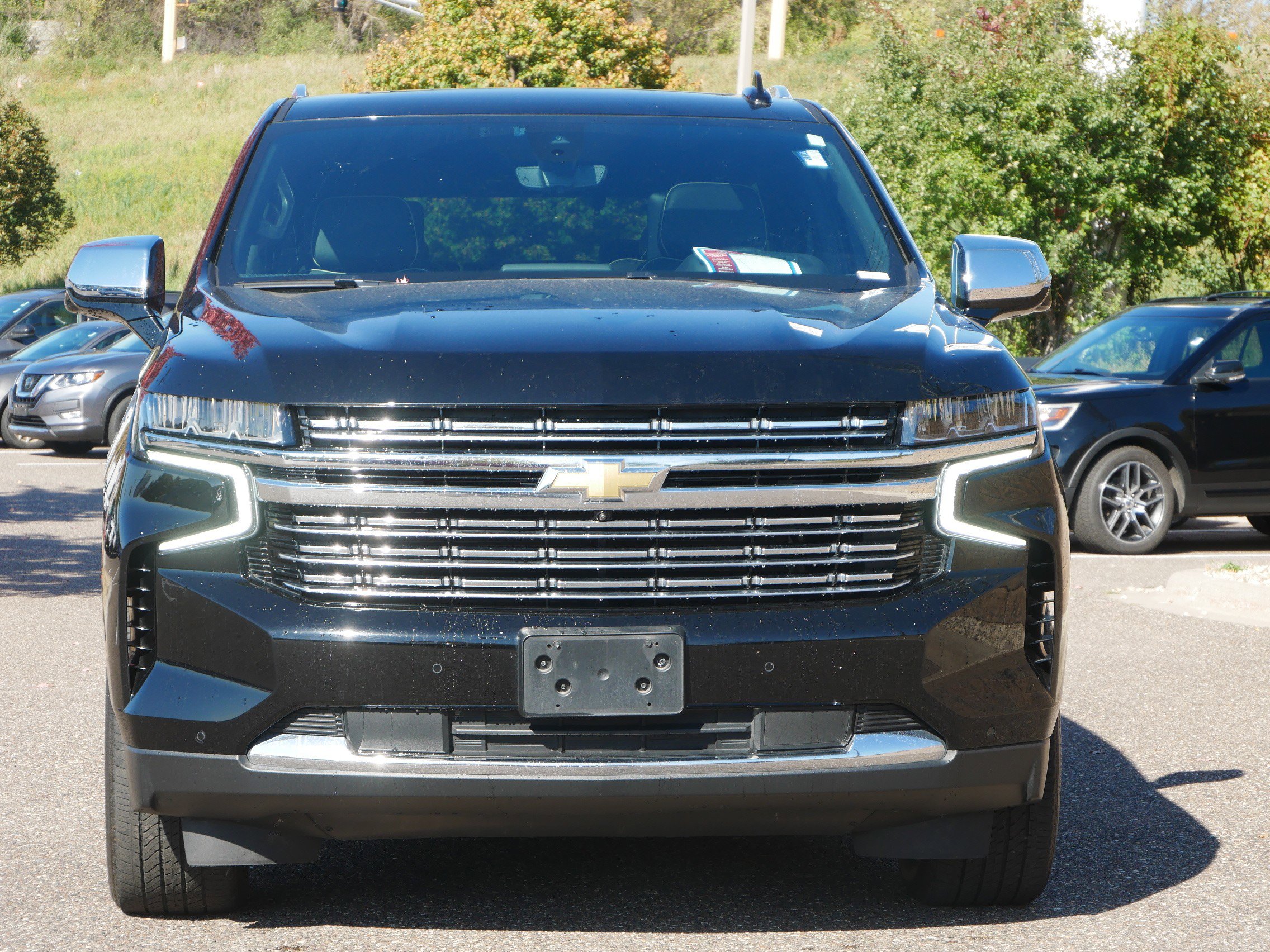 Used 2022 Chevrolet Tahoe Premier with VIN 1GNSKSKL6NR115668 for sale in Eden Prairie, Minnesota