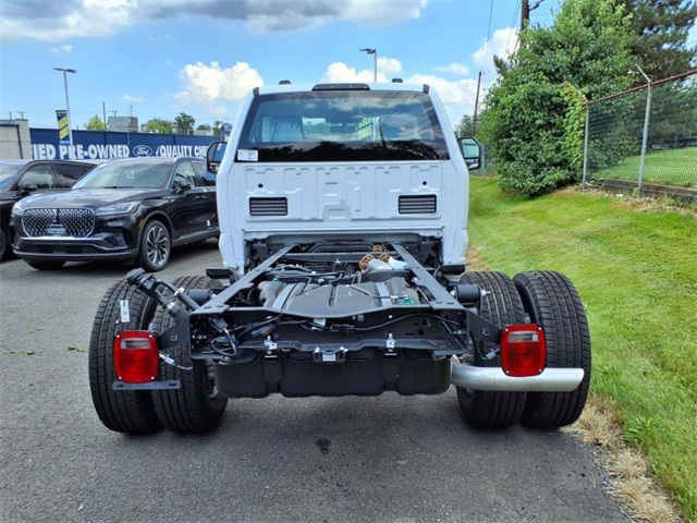 2025 Ford F-350 photo 5