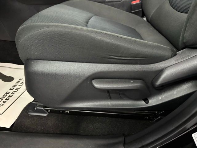 2023 Toyota RAV4 LE photo 9