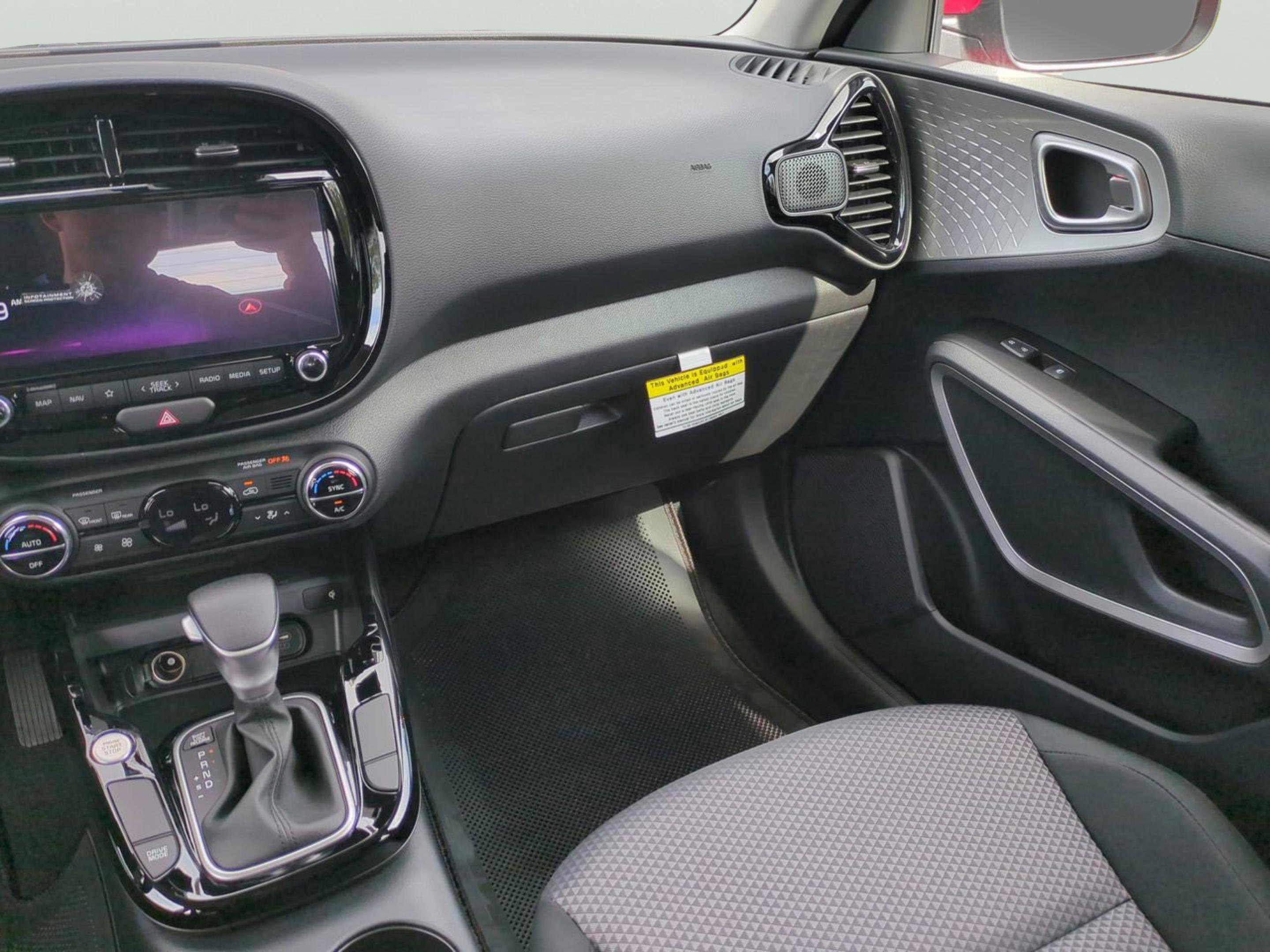 2025 Kia Soul S photo 18