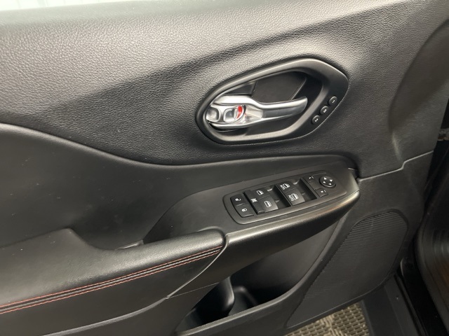 2021 Jeep Cherokee Trailhawk photo 21
