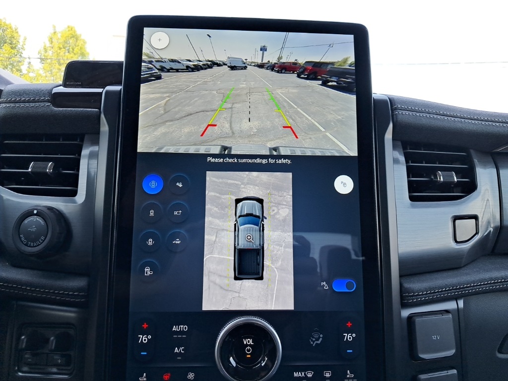 2025 Ford F-150 Lightning photo 18