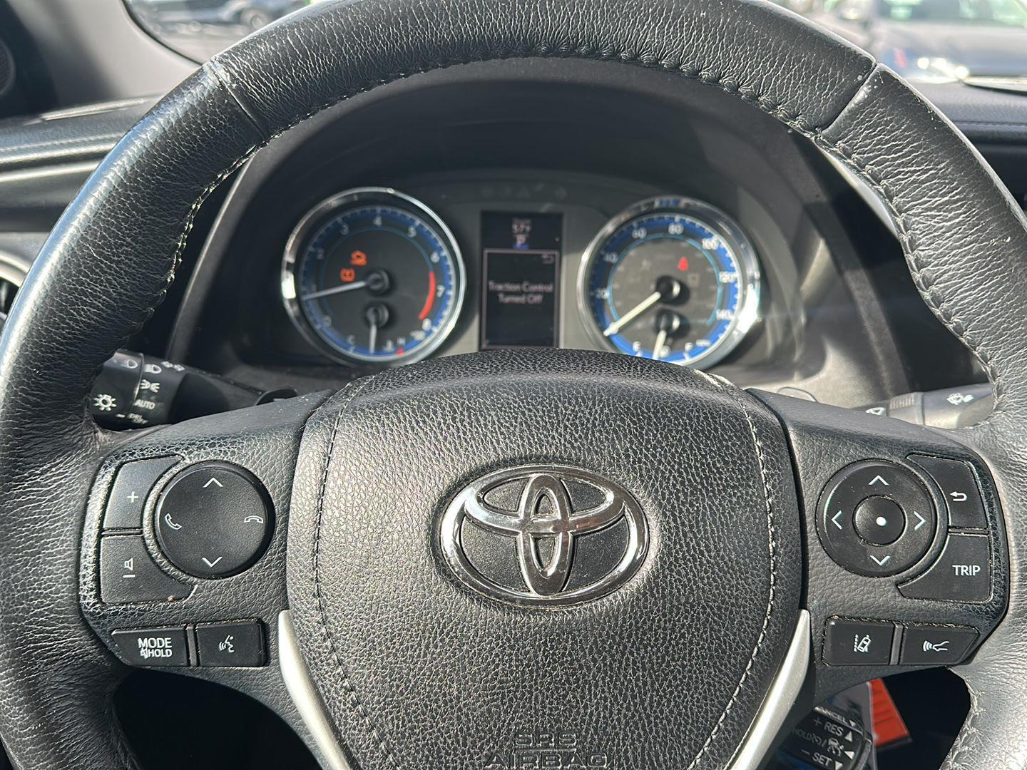 2018 Toyota Corolla SE photo 8