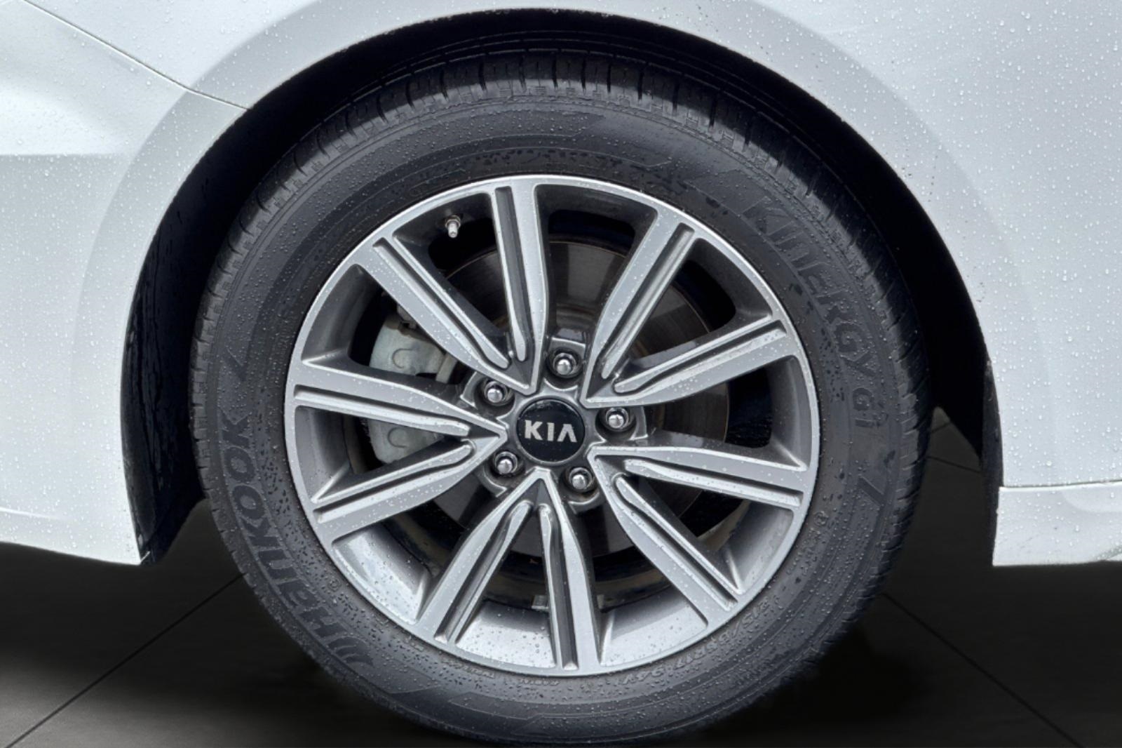2019 Kia Optima LX photo 7