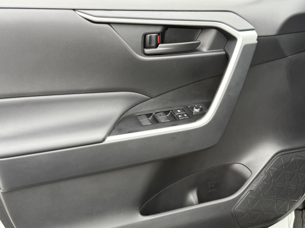 2025 Toyota RAV4 LE photo 15