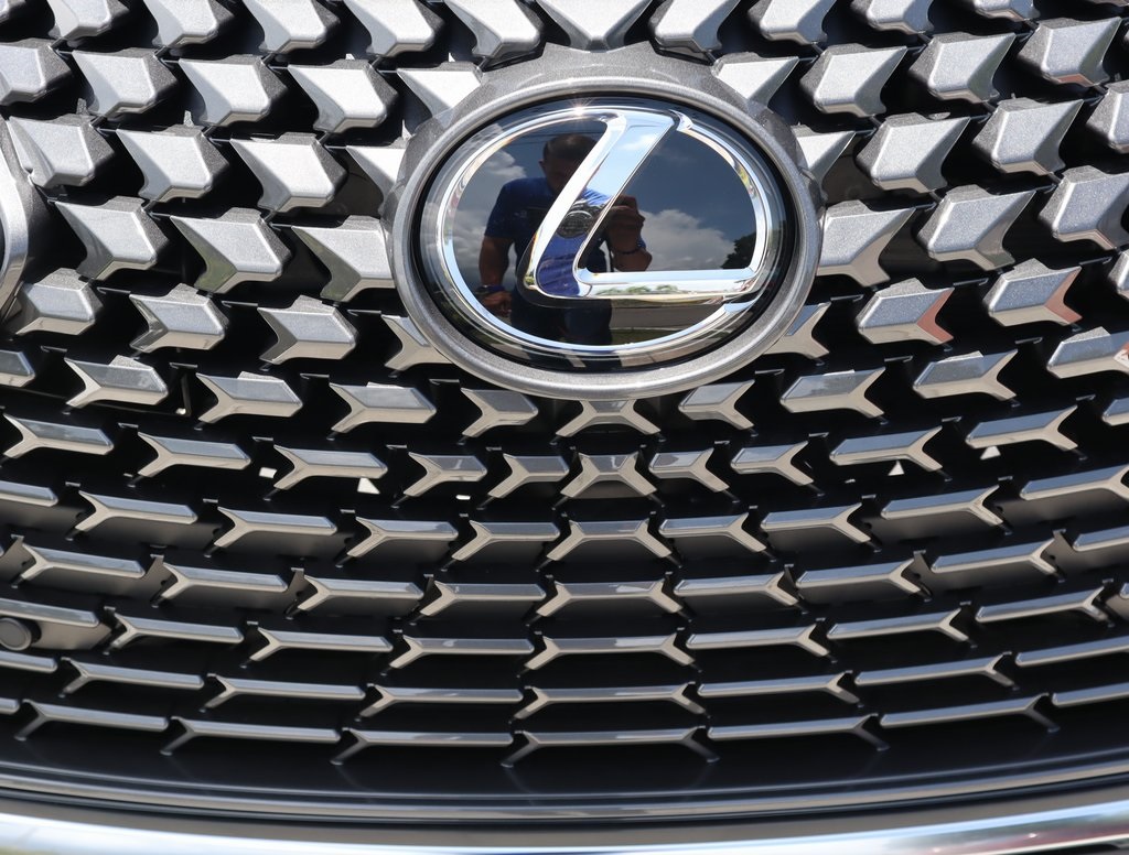 2025 Lexus UX photo 14