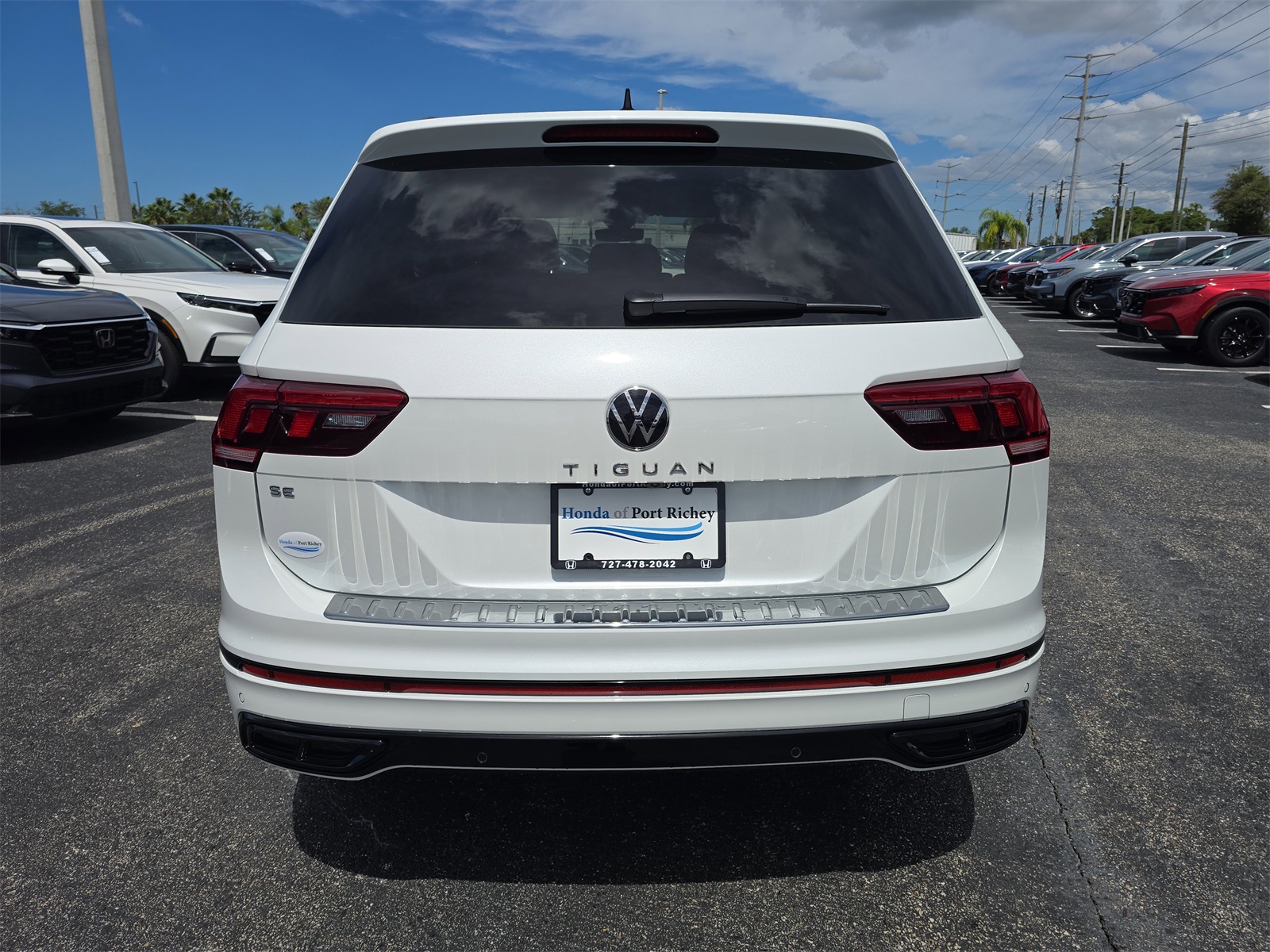 2024 Volkswagen Tiguan SE R-Line Black photo 4