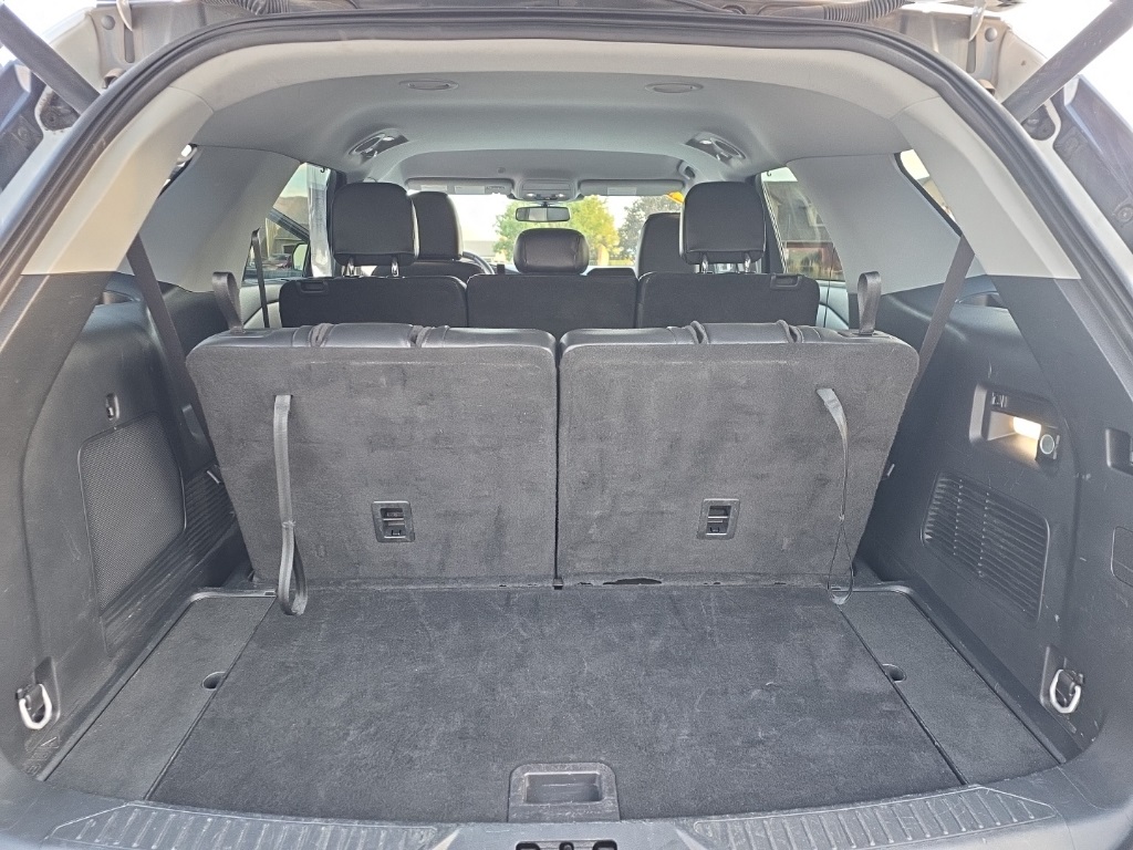 2023 Ford Explorer Limited photo 14