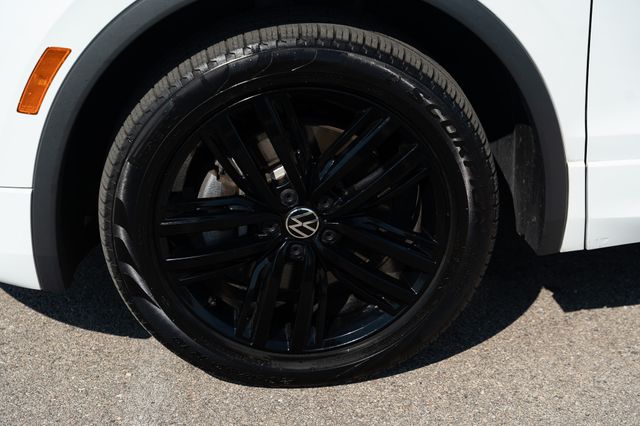2022 Volkswagen Tiguan SE R-Line Black photo 10