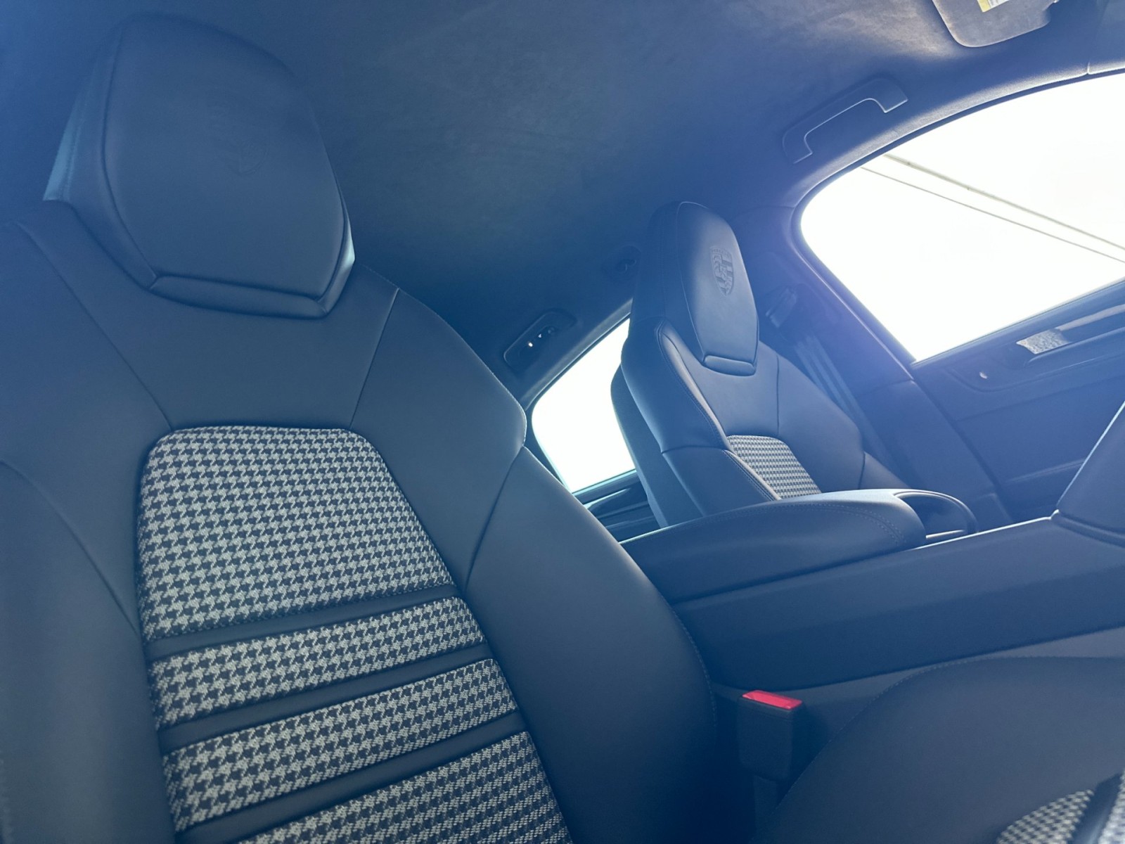 2025 Porsche Cayenne GTS Coupe photo 17
