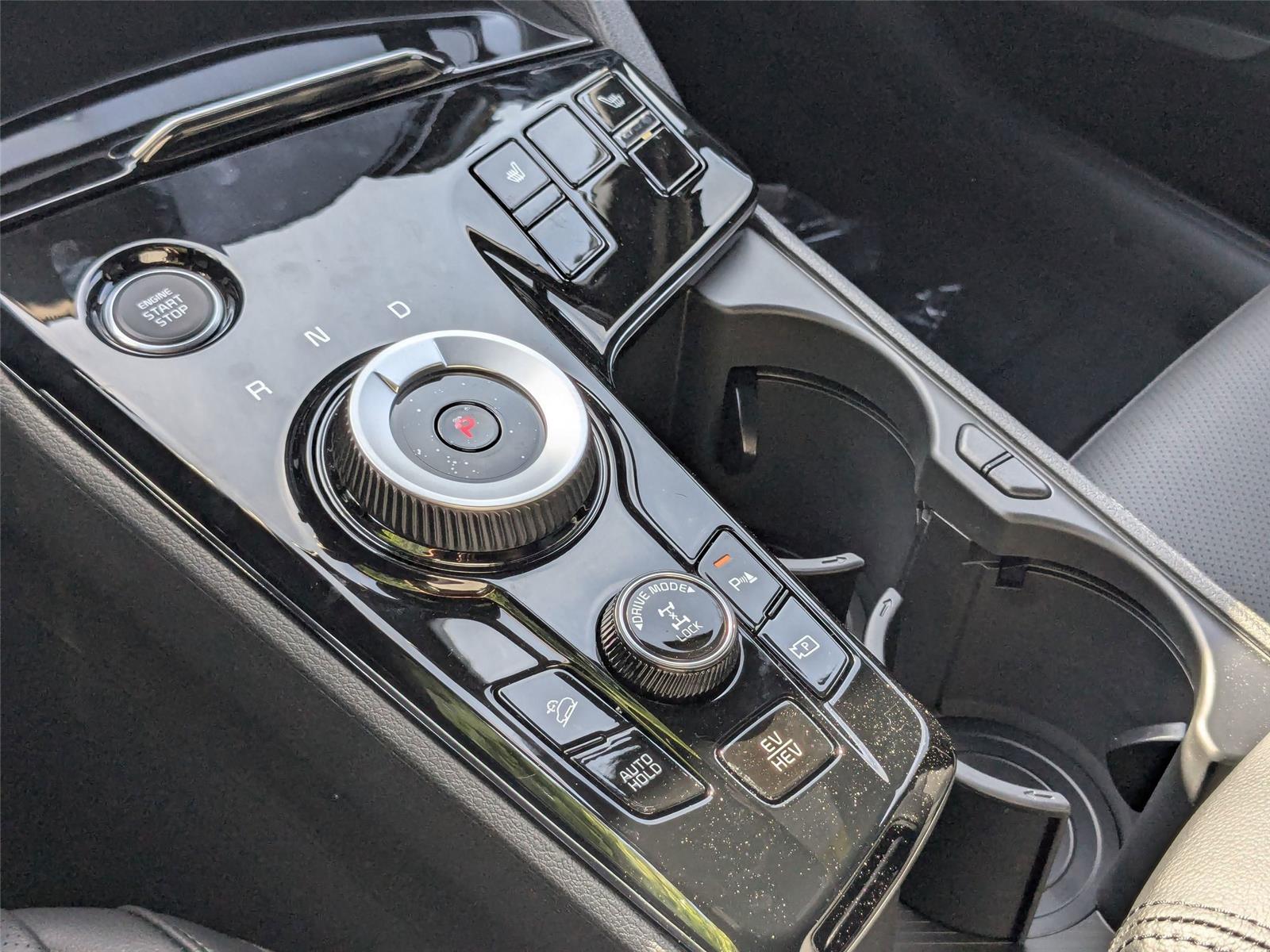 2025 Kia Sportage Plug-In Hybrid X-Line photo 24