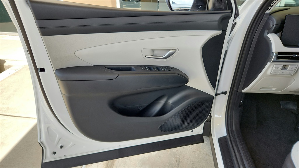 2025 Hyundai Tucson Hybrid SEL Convenience photo 23