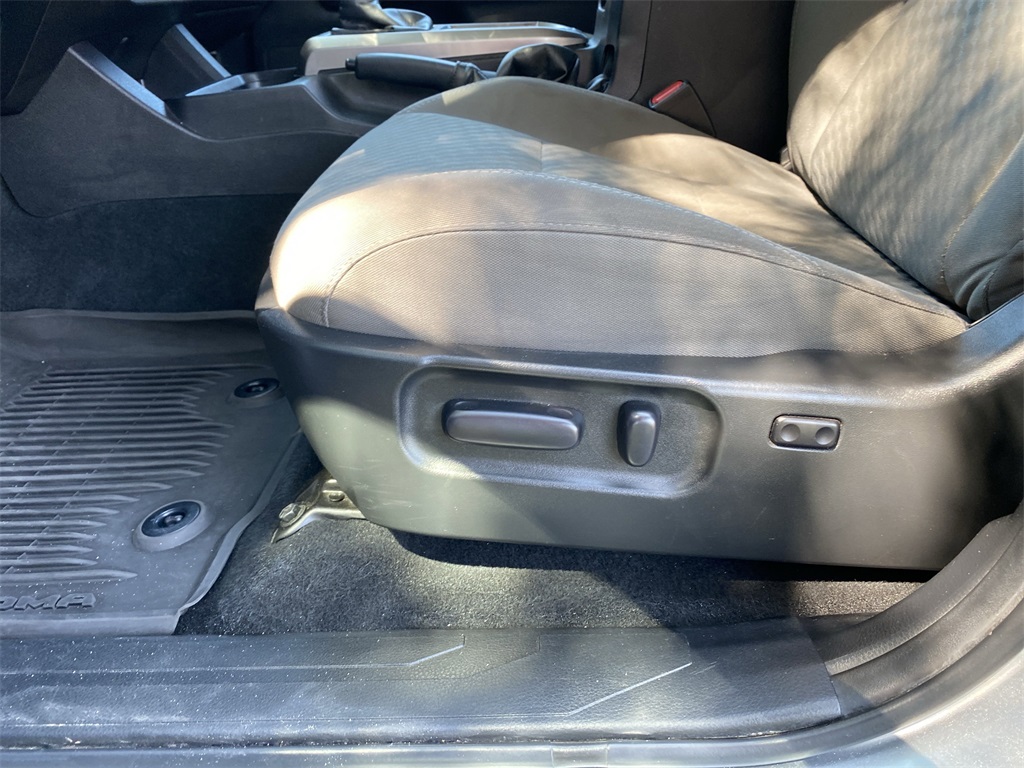 2023 Toyota Tacoma SR5 photo 13