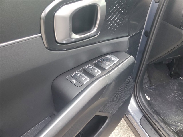 2025 Kia Sorento S photo 4