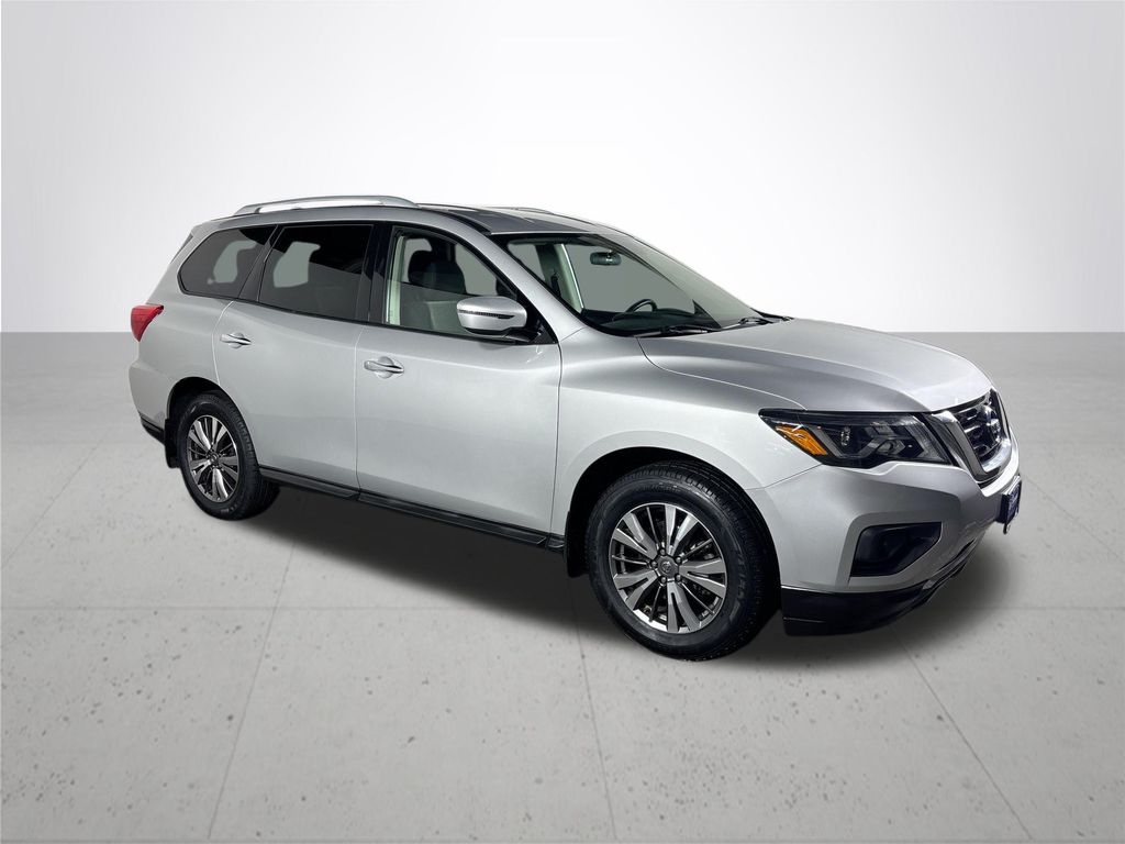 2019 Nissan Pathfinder S photo 4