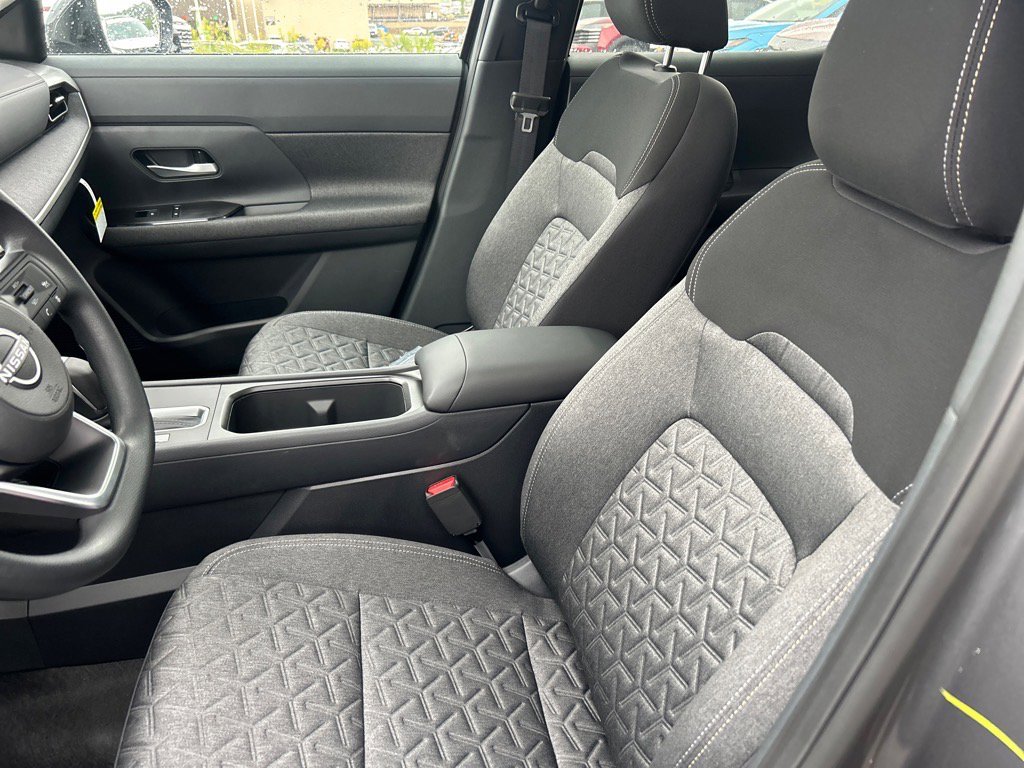 2026 Nissan Kicks SV photo 4