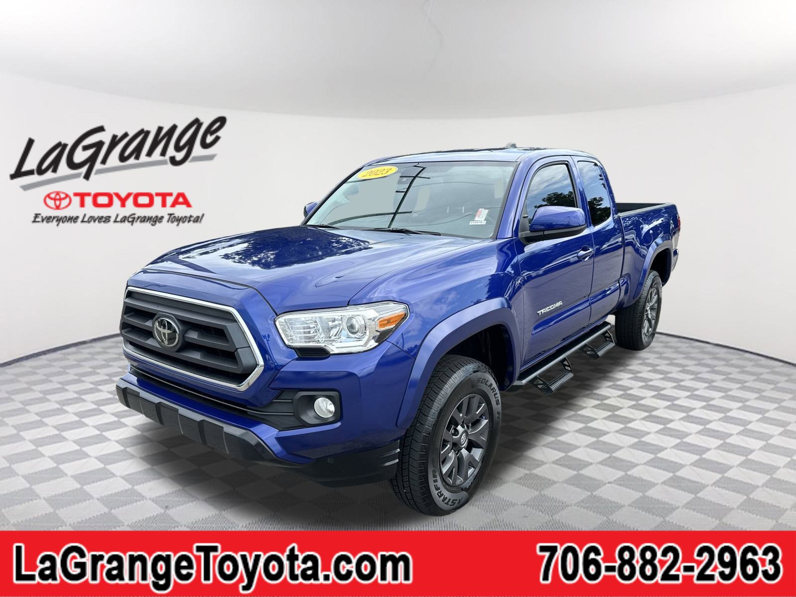 2023 Toyota Tacoma SR's photo