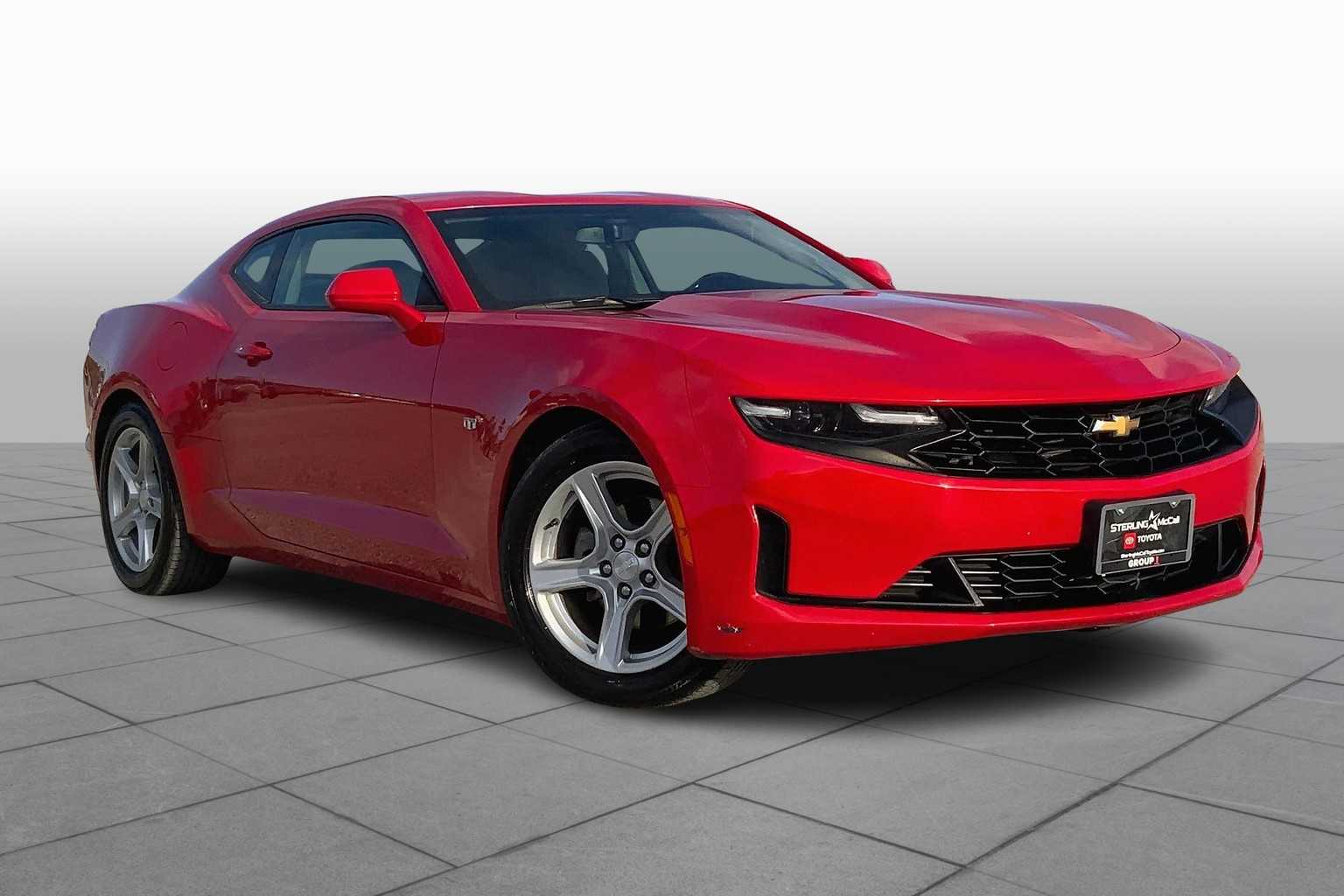 2023 Chevrolet Camaro 1LT photo 2