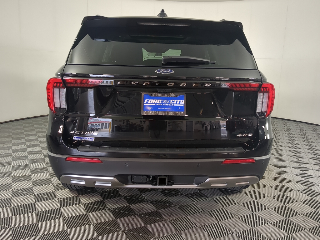 2025 Ford Explorer photo 3